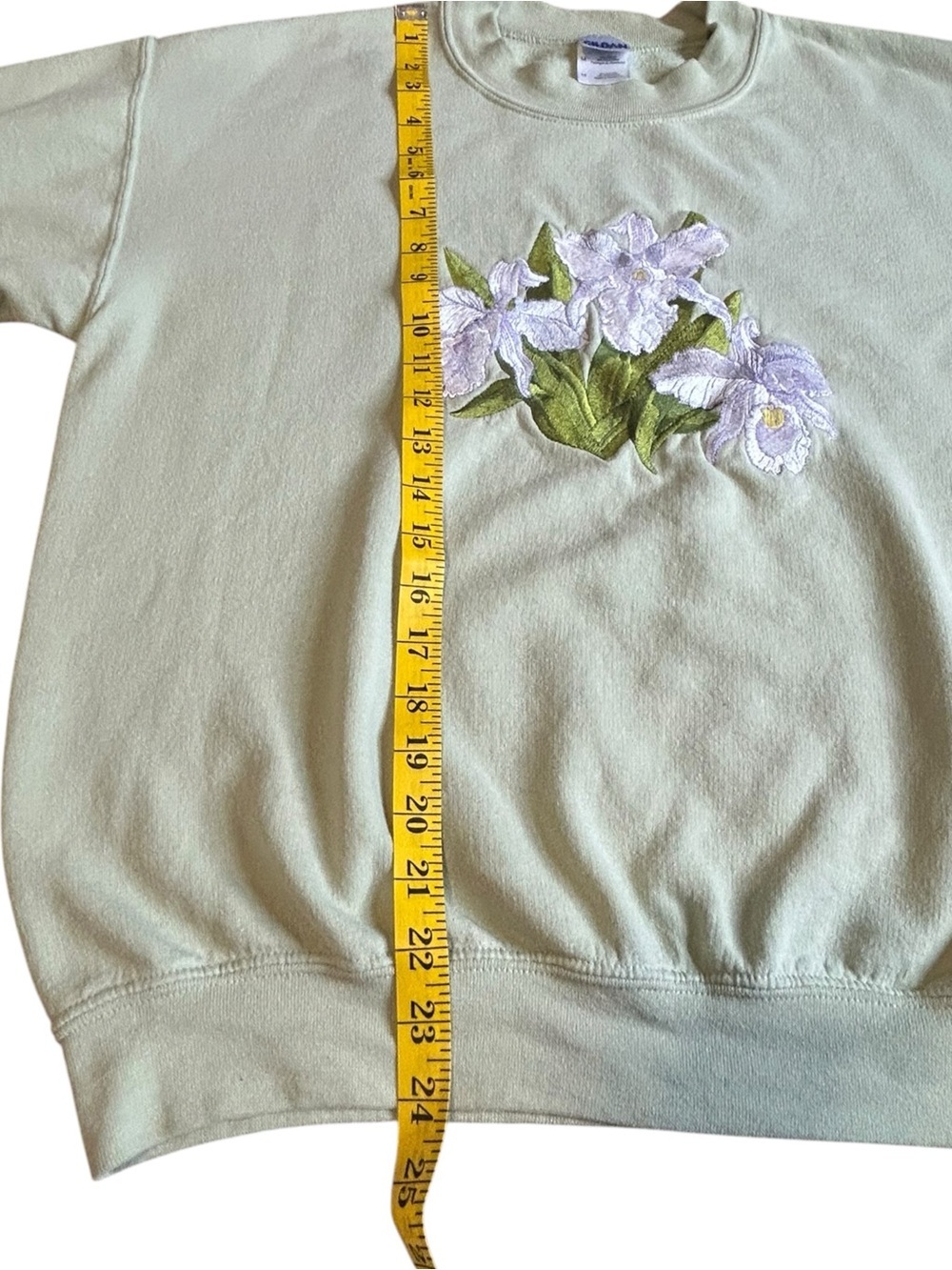 Vintage Iris Embroidered Pastel Green Crewneck Sweatshirt Cottagecore M - Picture 4 of 14
